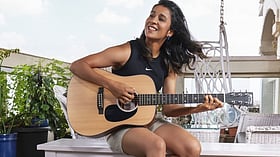 ``கவாஸ்கர் சார் கிட்டாருடன் நான் ரெடியாக இருக்கேன்" - வாக்குறுதியை நினைவூட்டிய ஜெமிமா