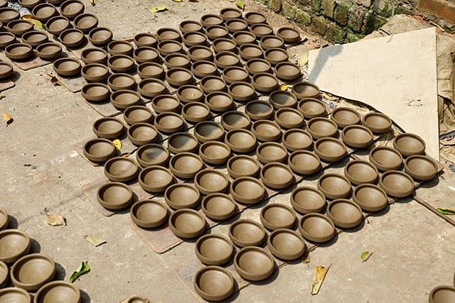 அகல் விளக்குகள் தயாரிக்கும் பணி, சென்னை ராயப்பேட்டை.