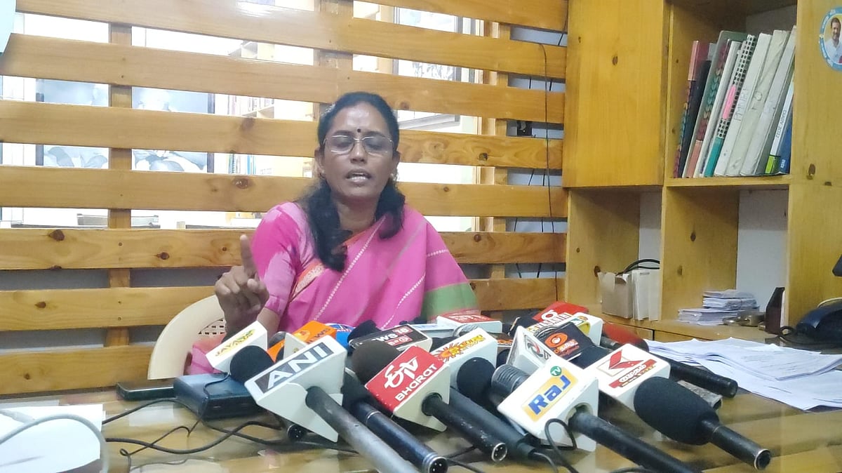 கரூர் காங்கிரஸ் எம்.பி ஜோதிமணி