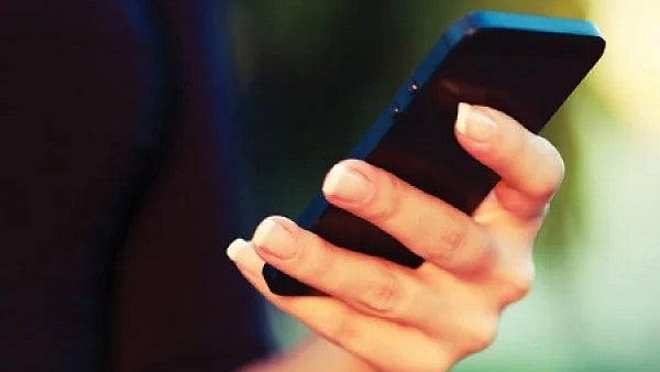 டேட்டிங் ஆப்பில் பழக்கம்