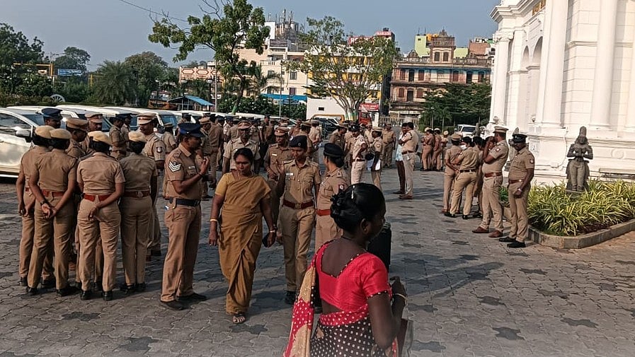 தூய்மைப் பணியாளர்கள் போராட்டம் - ரிப்பன் மாளிகை - போலீஸார்