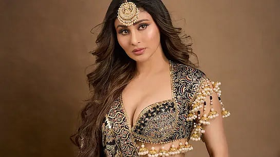 மௌனி ராய்