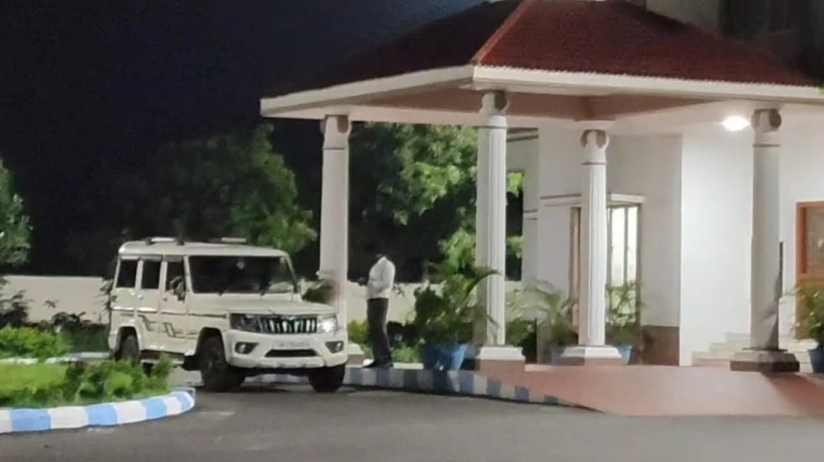 சுற்றுலா மாளிகையில் தங்கி விசாரணை