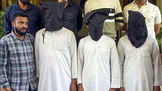 தீவிரவாத தடுப்பு படையால் கைதானவர்கள்