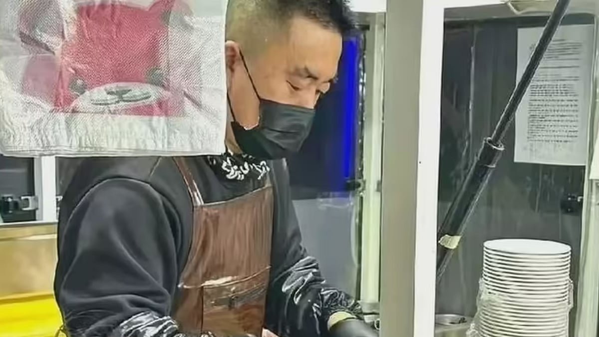 ”மகளுக்குப் பிடிக்குமென ஹோட்டல் தொடங்கிய தந்தை”- 900 கி.மீ கடந்த பாசப் பயணம்