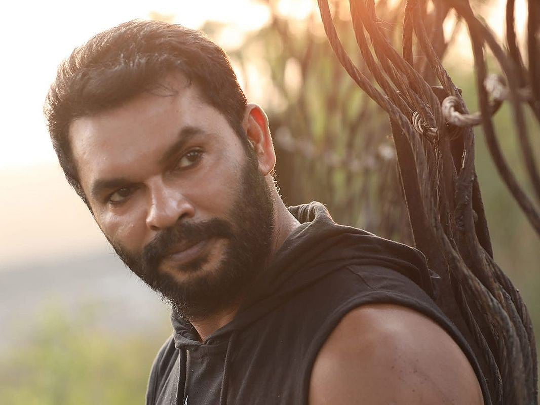 நடிகர் நாய்க்குட்டி வினோத் 