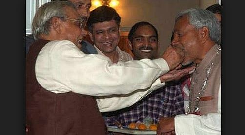 வாஜ்பாய் - நிதிஷ் குமார்