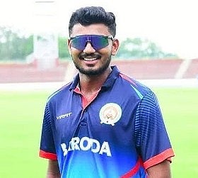 கிரிக்கெட் வீரர் அசுதோஷ் மகிதா