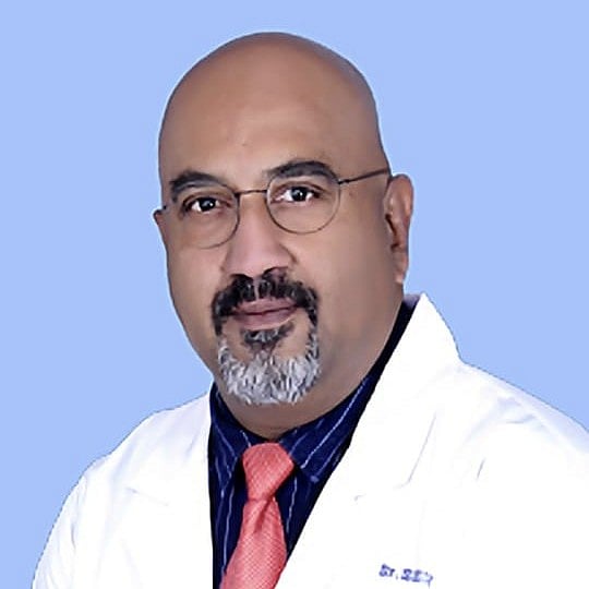 நுண்ணுயிரியியல் பேராசிரியர் மற்றும் முனைவர் சுரேஷ்