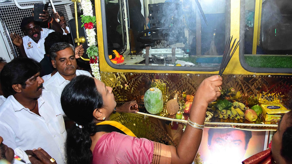 ``மக்களை தேடி, மக்கள் தலைவர் ரதயாத்திரை'' - பிரேமலதா விஜயகாந்த்