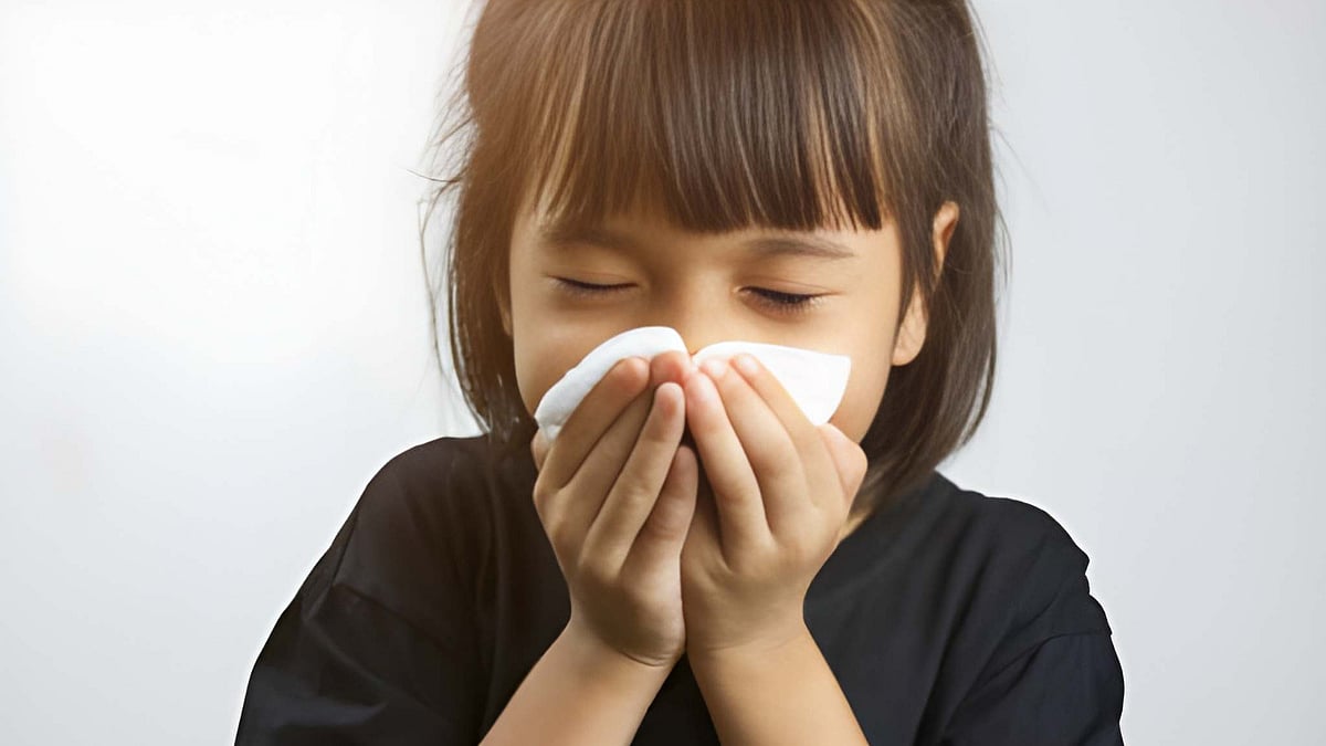 சின்னக் குழந்தைகள் மூக்கைப் பொத்திக்கொண்டு தும்மக்கூடாது 