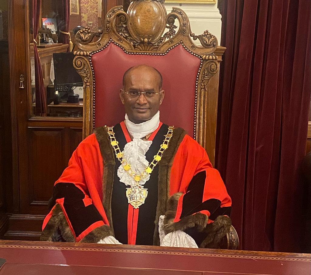 துணை மேயராக தாமோதரன் சீனிவாசன்