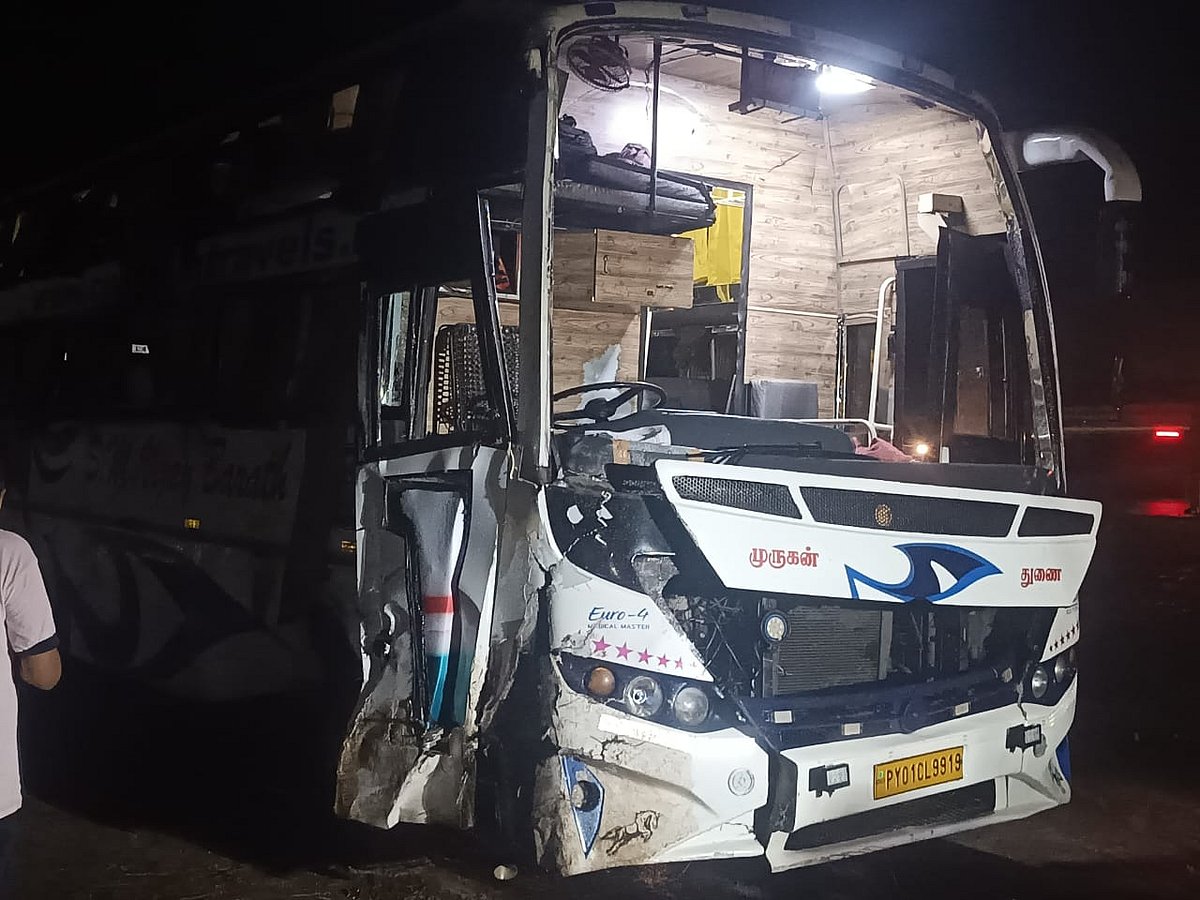 பேருந்து கவிழ்ந்து விபத்து