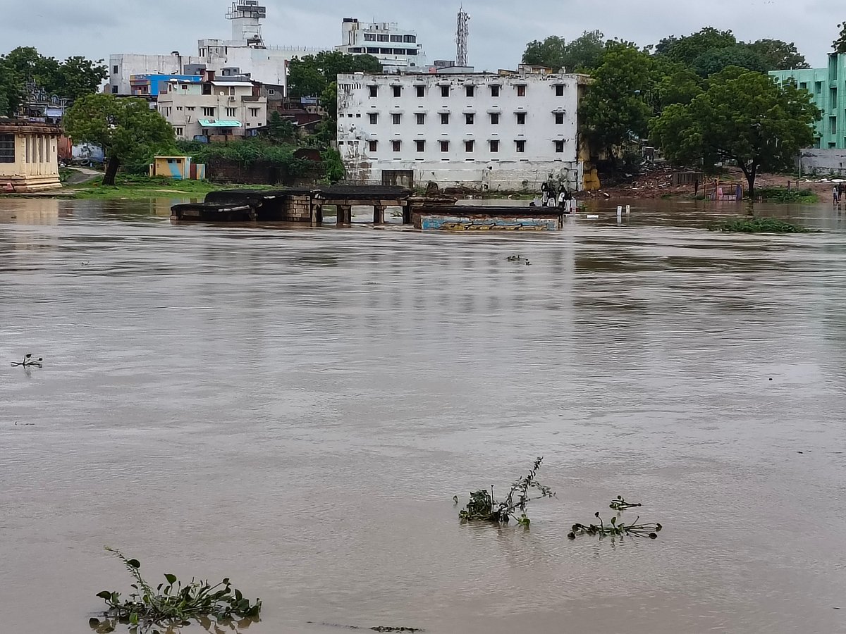 நெல்லை: கொட்டி தீர்க்கும் கனமழை|அருவி சுற்றுலா தலங்கள் மூடல்| வாழைகள் சேதம் |#Rain Alert 2025-26