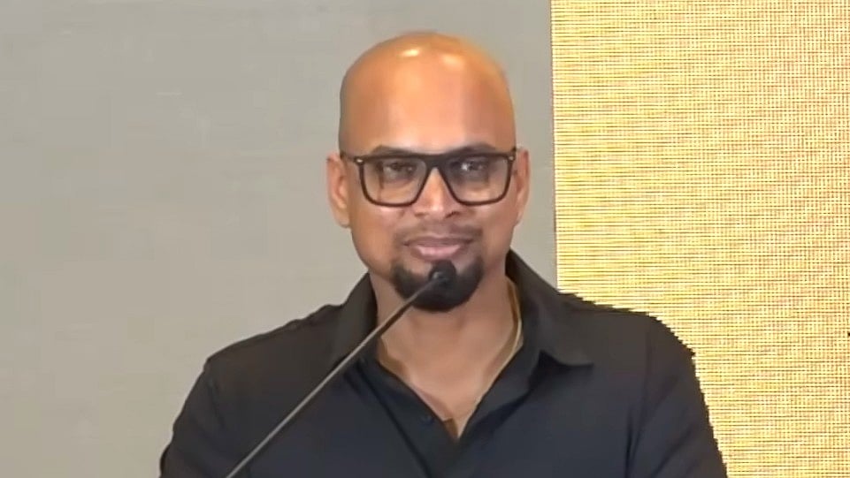 சிவகார்த்திகேயன் மனதைக் காயப்படுத்திவிட்டதாகப் பேசியிருக்கிறார் தயாரிப்பாளர் சினிஷ்