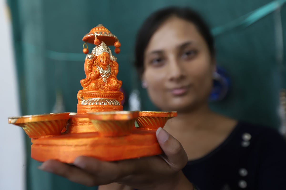 சென்னை பூம்புகாரில் அகல் விளக்குகள் கண்காட்சி