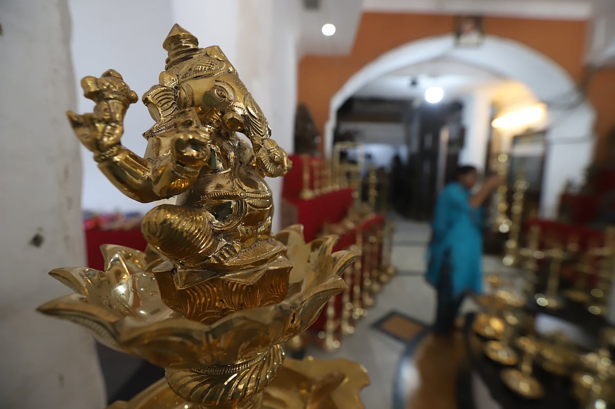 சென்னை பூம்புகாரில் அகல் விளக்குகள் கண்காட்சி