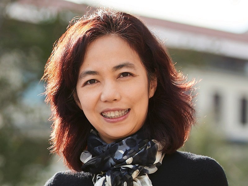 Fei-Fei Li: நிறுவனம் ஆரம்பித்த ஒரே ஆண்டில் ஒரு பில்லியன் டாலர்! - யார் இந்த AI உலகின் `ராஜமாதா?