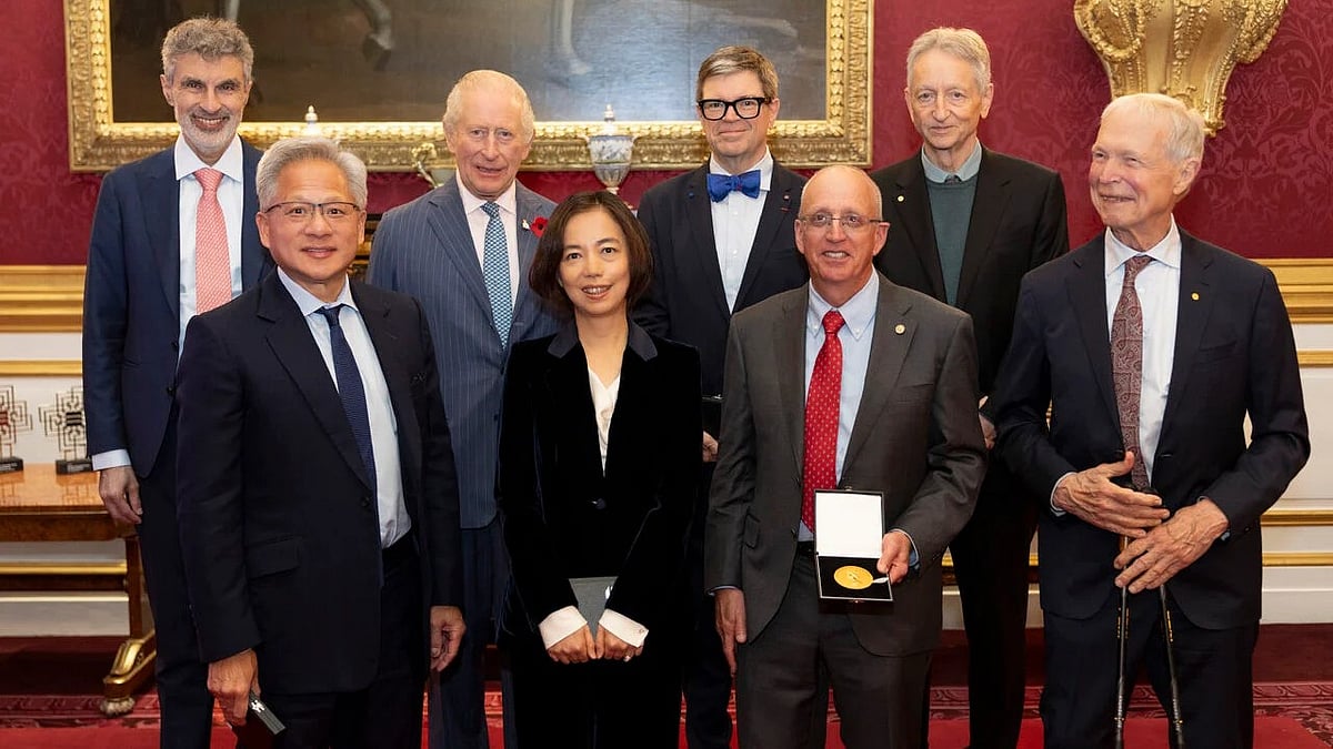 'குயின் எலிசபெத்' பட்டம் பெற்ற போது