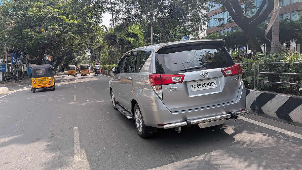 செங்கோட்டையனின் கார்