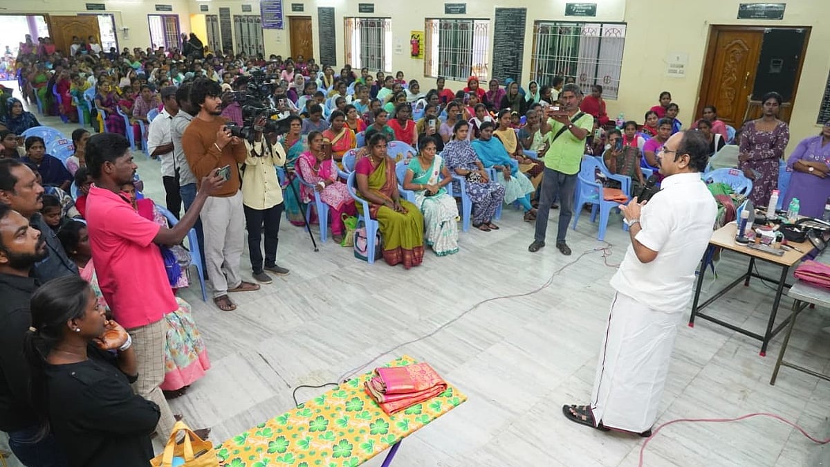 `மகளிரின் உழைப்பால் மலரட்டும் திருச்சுழி' பயிற்சி முகாமில்