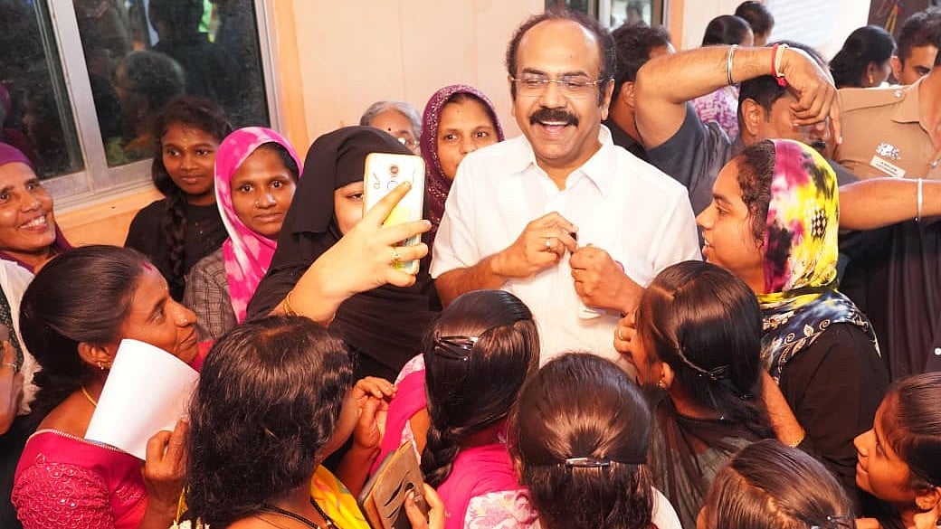 `மகளிரின் உழைப்பால் மலரட்டும் திருச்சுழி' பயிற்சி முகாமில்