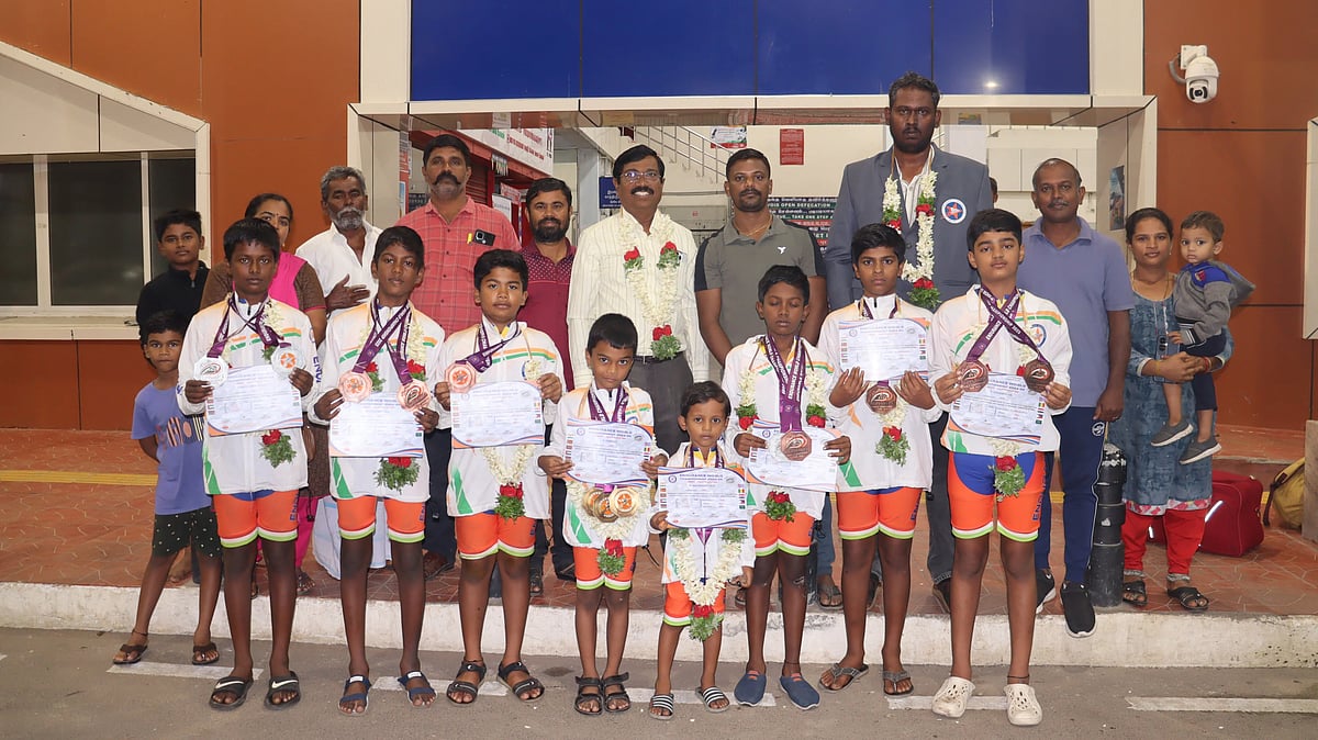 தங்கம் வென்ற மாணவர்கள்