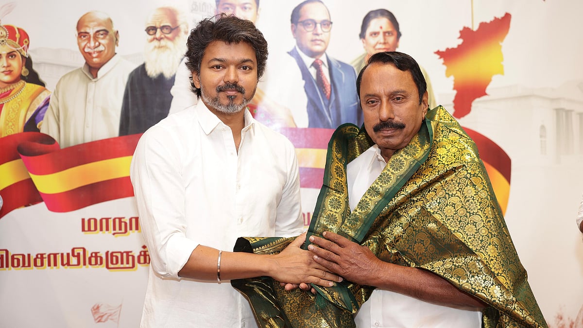 முதல்வர் வாய் திறந்தால் பல பேருக்கு ஆபத்து வரும் என்பதால் அமைதியாக இருக்கிறார்! - செங்கோட்டையன்