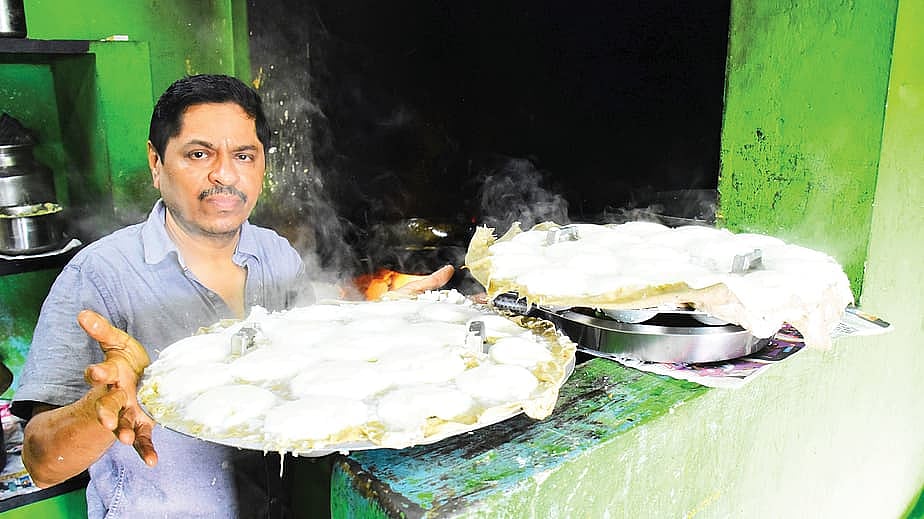 Tirunelveli Veg Hotel, Saligramam