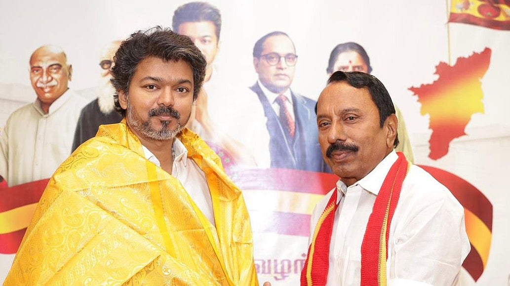 விஜய் - செங்கோட்டையன்