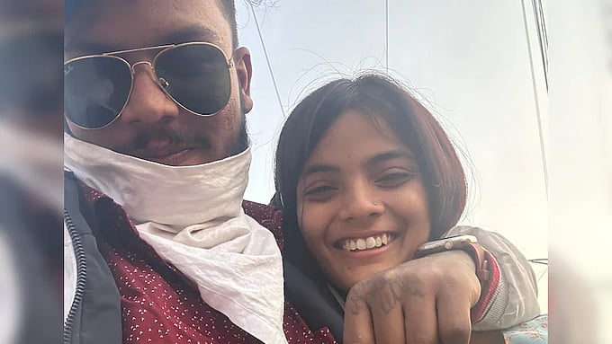 சக்ஷம் - ஆஞ்சல்