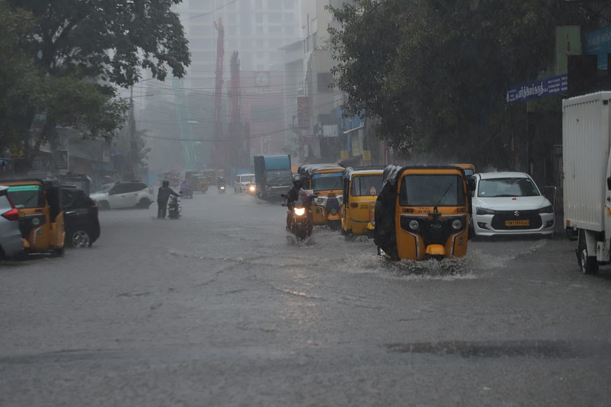 Rain Alert: தமிழகம் முழுவதும் மழை... உங்க மாவட்டத்தில் கனமழையா, அதிகனமழையா? தெரிந்துகொள்ளுங்கள்!