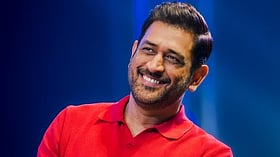 MS Dhoni: ``அது ஒரு மெக்சிகன் அலை போல் நகர்ந்து வந்தது" - வாழ்வின் நெகிழ்வான தருணம் குறித்து தோனி