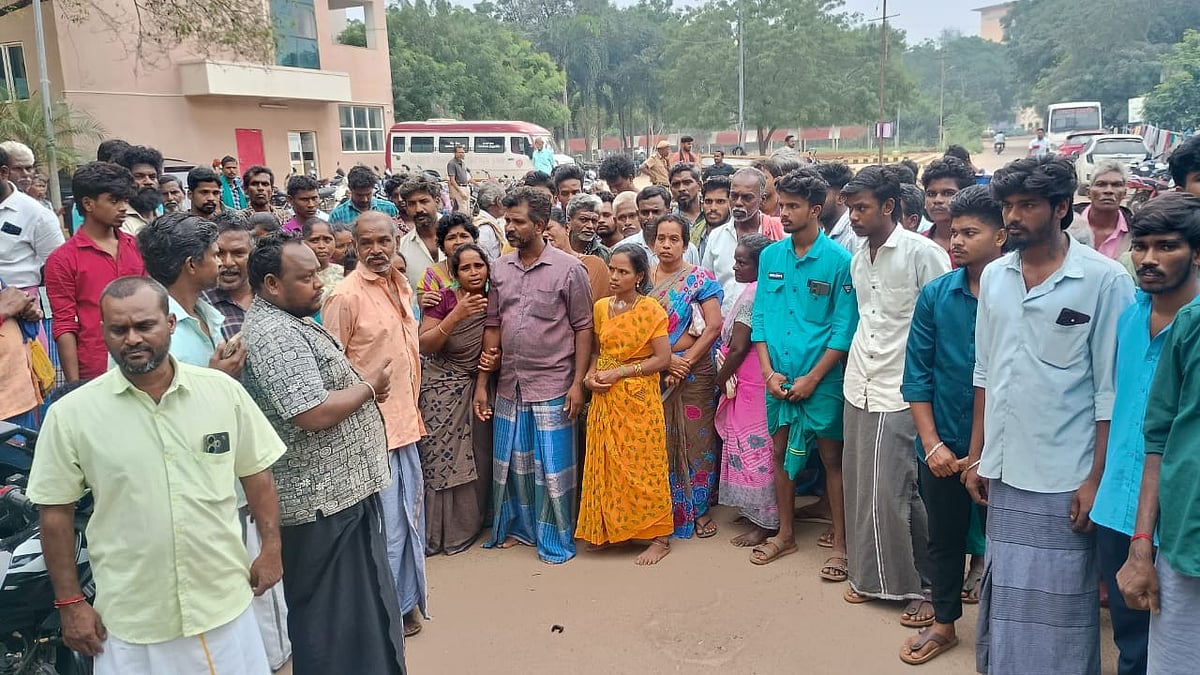 கதறி அழும் பெற்றோர்