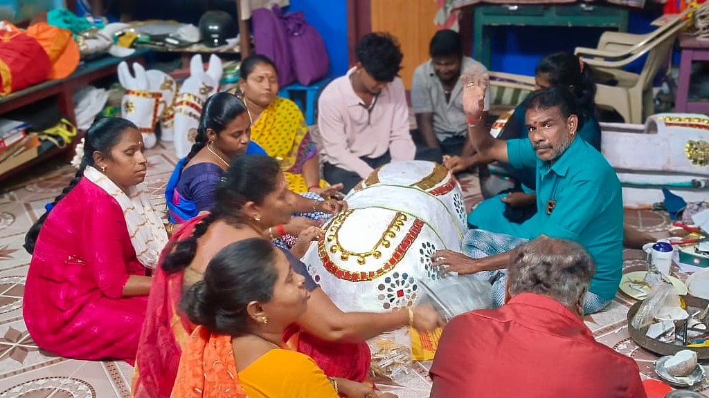 பொய்க்கால் குதிரை ஆட்டப்பயிற்சி