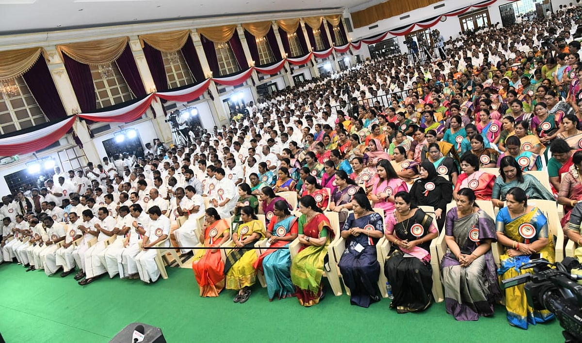 அதிமுகவின் செயற்குழு, பொதுக்குழு கூட்டம்