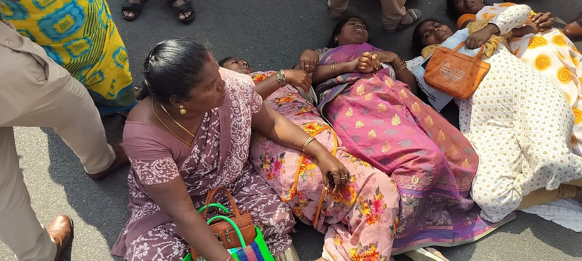 தூய்மைப் பணியாளர்கள் போராட்டம்