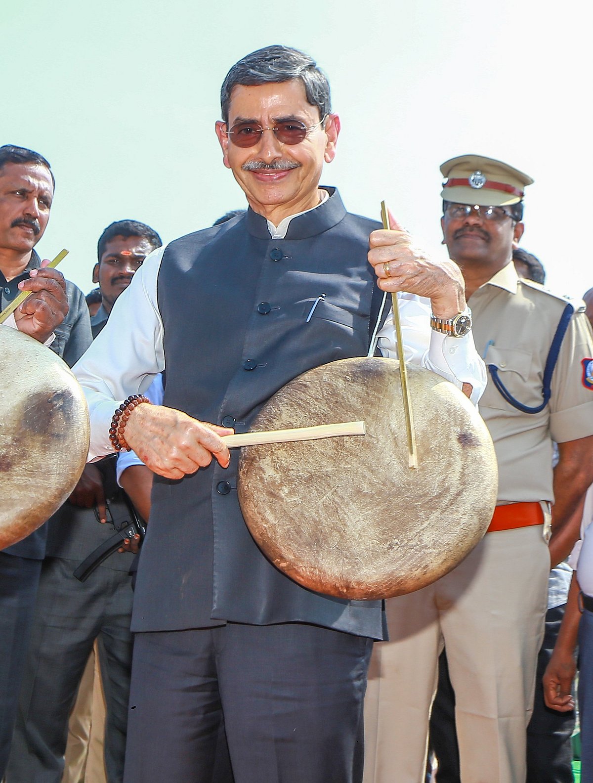 பறை இசைத்த ஆளுநர் ஆர்.என்.ரவி