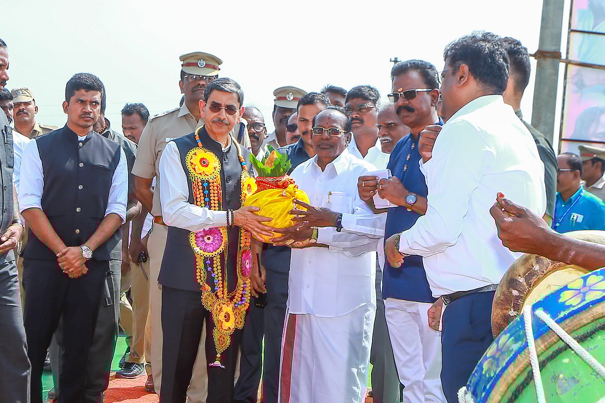 பறை இசைத்த ஆளுநர் ஆர்.என்.ரவி