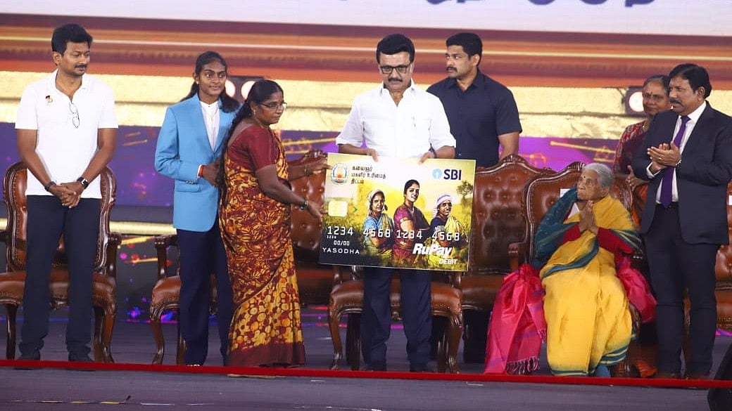 `வெல்லும் தமிழ் பெண்கள்' நிகழ்ச்சி