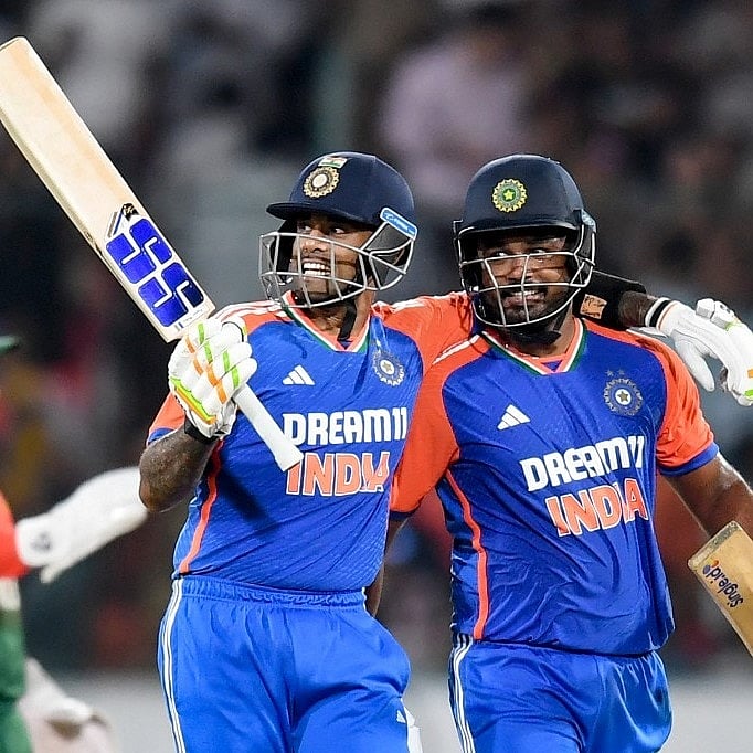 சூர்யகுமார் யாதவ் - சஞ்சு சாம்சன்