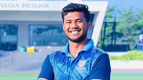 CSK: `நிலம், நகை, பசி என தியாகம் செய்த பெற்றோர்' - கார்த்திக் சர்மா போராட்டமும் ஐபிஎல் புதுவரவும்!