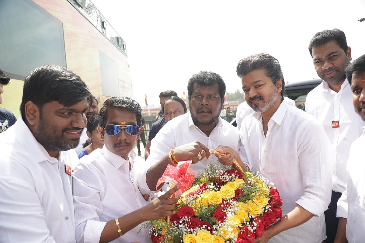 மா.செக்களுடன் விஜய்