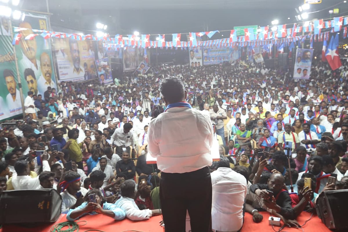 ஆர்ப்பாட்டத்தில் திருமாவளவன்