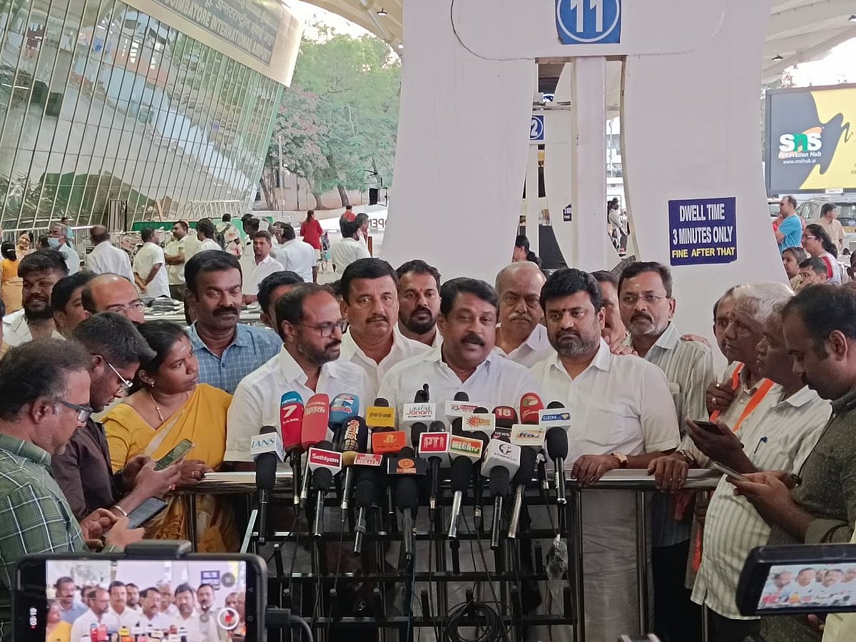 பாஜக மாநிலத் தலைவர் நயினார் நாகேந்திரன் கோவை விமான நிலையத்தில் செய்தியாளர்களிடம் பேசும்போது