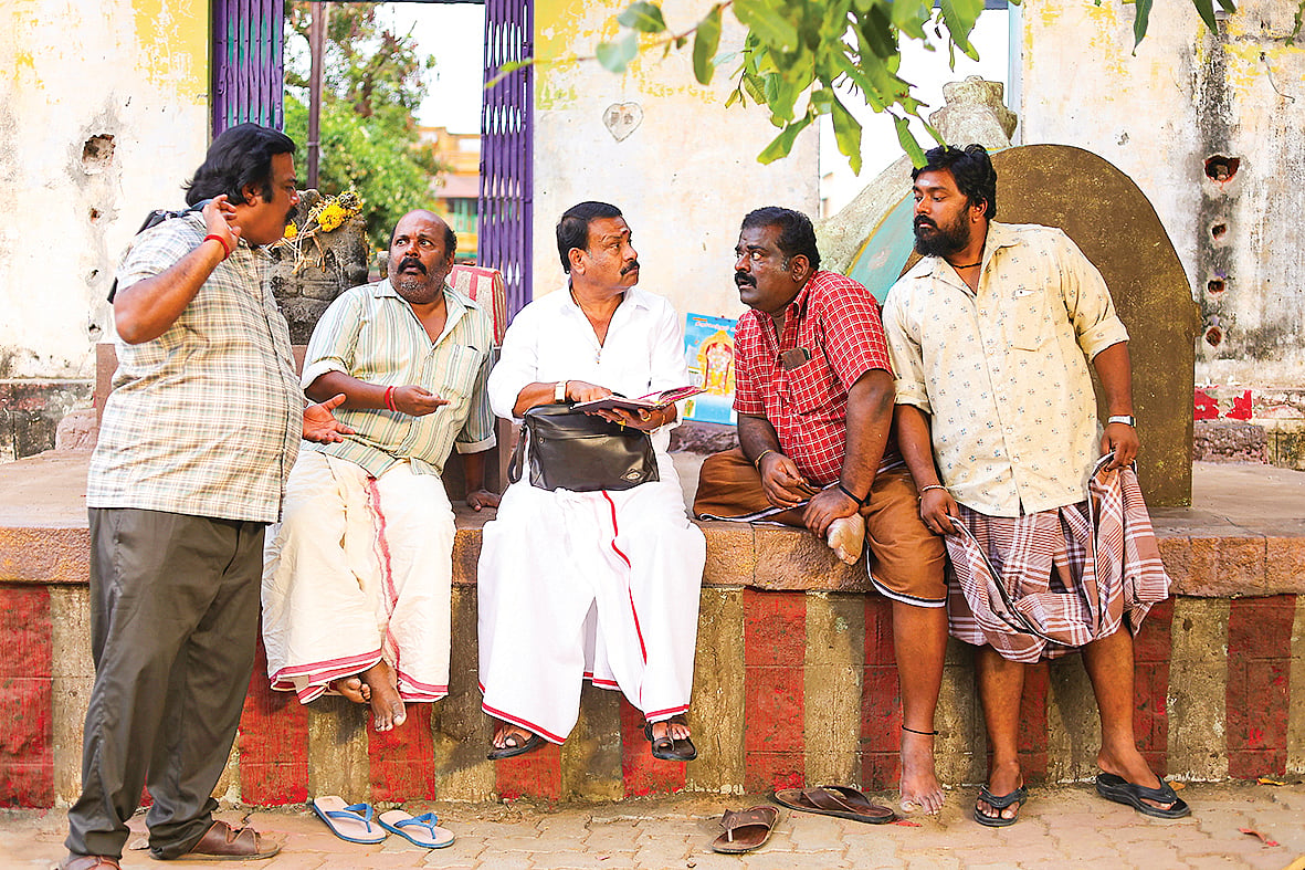தாய் கிழவி விமர்சனம்: ரகளையான காமெடிகளைச் சுருக்குப் பையில் கட்டி, அலப்பறையைக் கூட்டும் பவுனுத்தாயி!