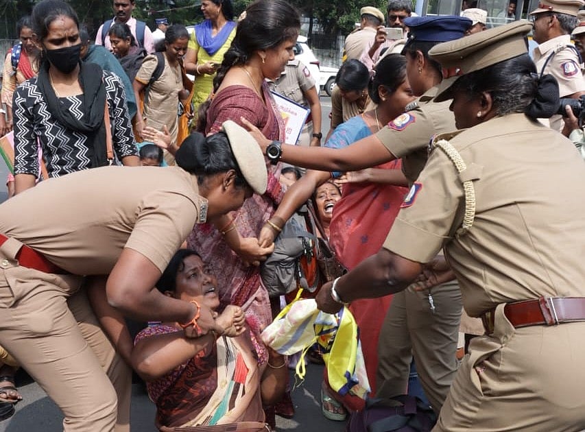 ஆசிரியர்கள் கைது