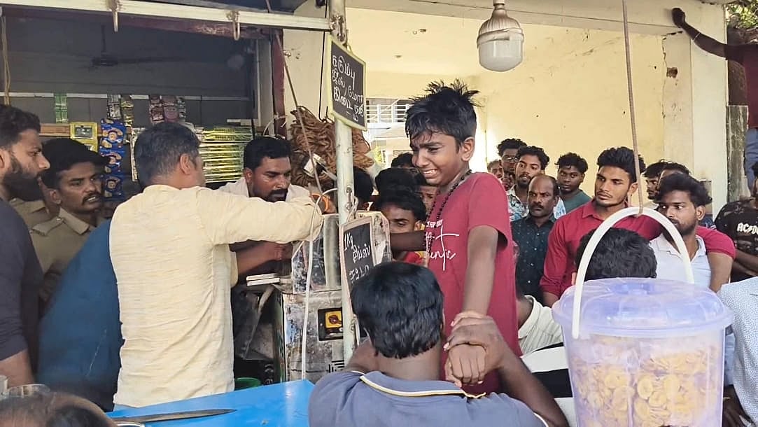 வலியால் துடித்த சிறுவன்