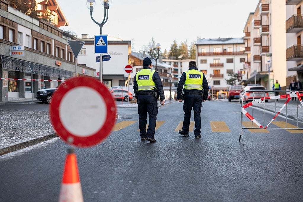 Switzerland: புத்தாண்டு கொண்டாட்டத்தின்போது தீ விபத்து; 40-க்கும் மேற்பட்டோர் உயிரிழப்பு!