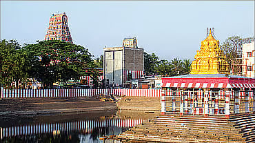 சென்னை திருவான்மியூர் மருந்தீஸ்வரர் கோயில்: ஆரோக்கியத்தோடு ஆனந்தமும் அருளும் ஈசன்!